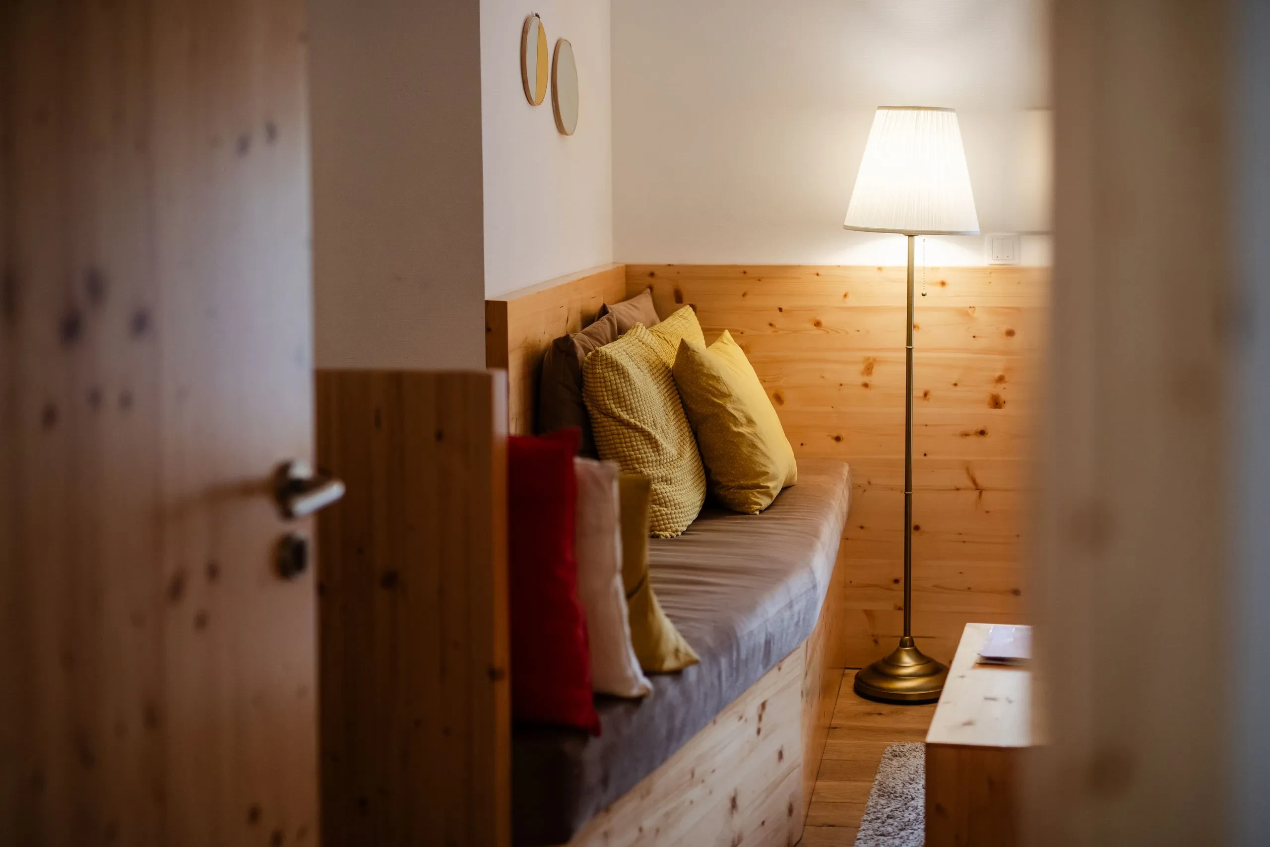 Cozy room with sofa and lamp